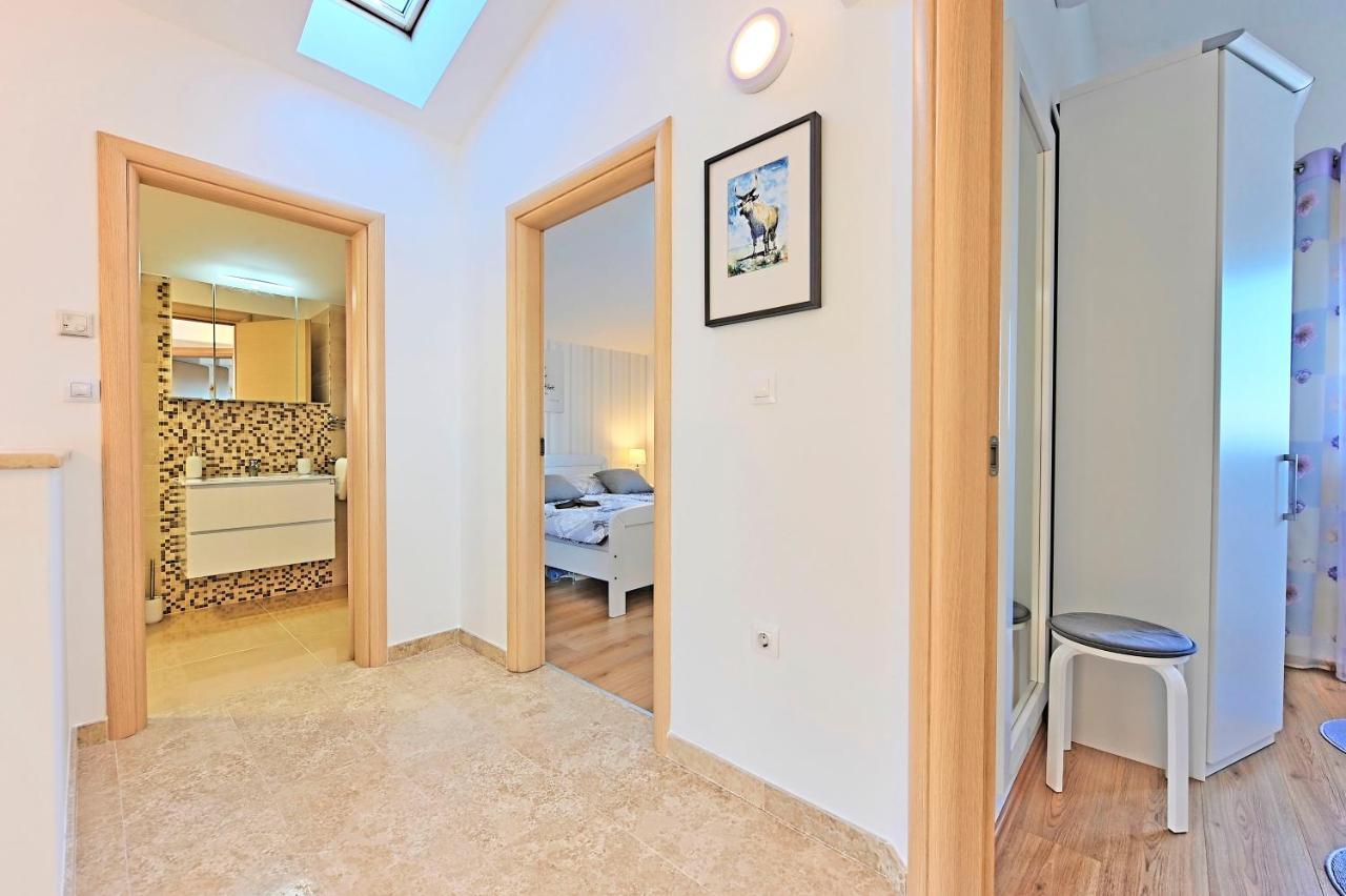 Casa Tara Three-Bedroom Holiday Home Пула Экстерьер фото