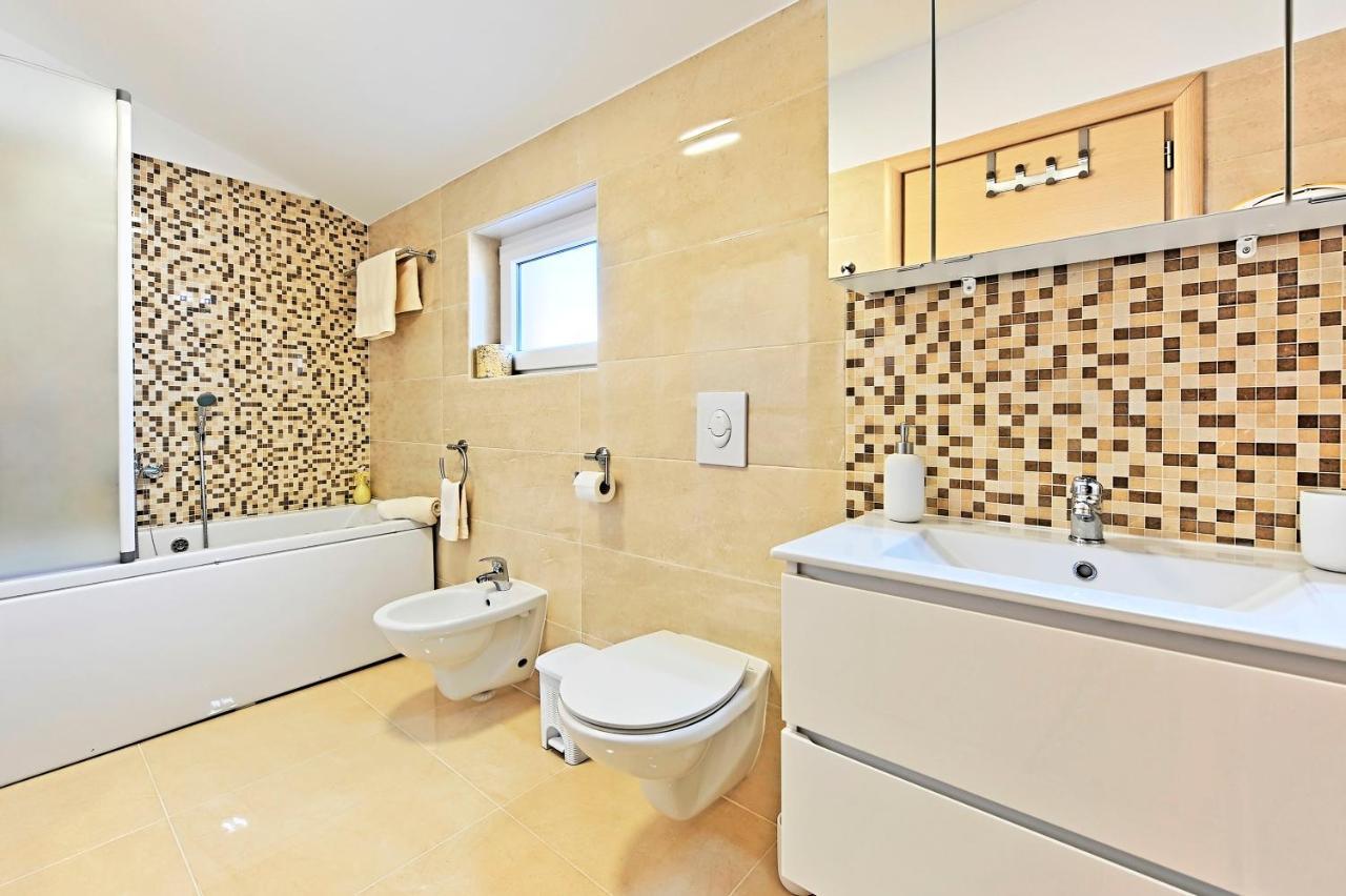Casa Tara Three-Bedroom Holiday Home Пула Экстерьер фото